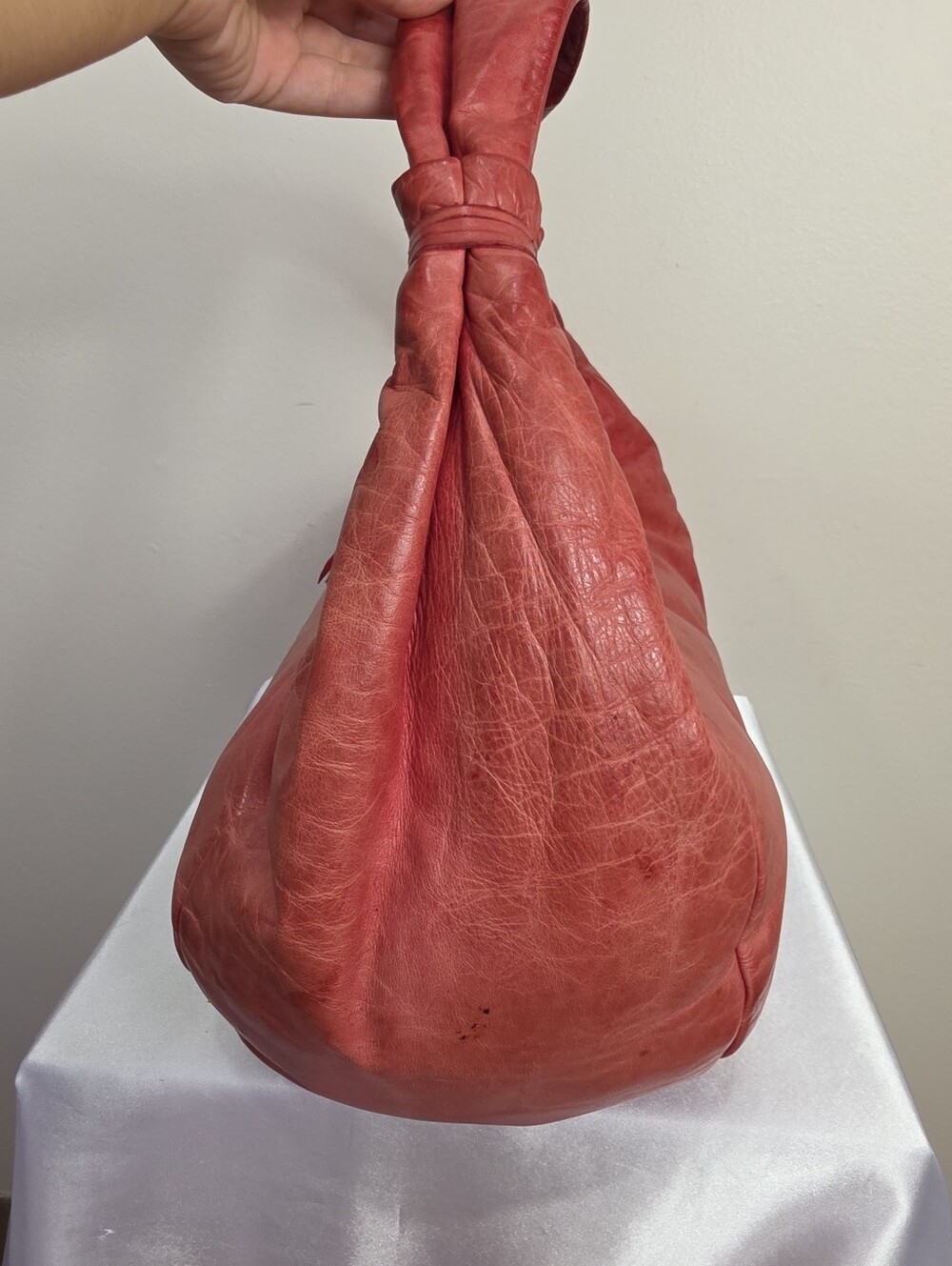 M0851 Classic Red Leather Hobo Shoulder Bag - Picture 5 of 15